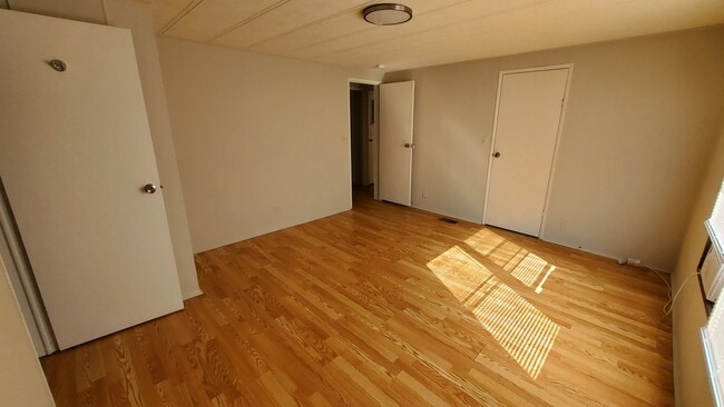 Building Photo - 14001 Interstate Hwy 27 Unit H 27 B