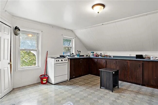 Photo - 102 Francis Ave