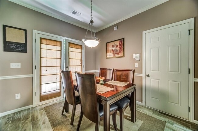 Photo - 224 W Marietta St