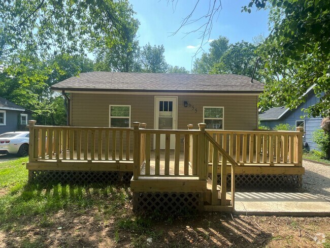 Building Photo - Step inside! You will love what you see. Rental