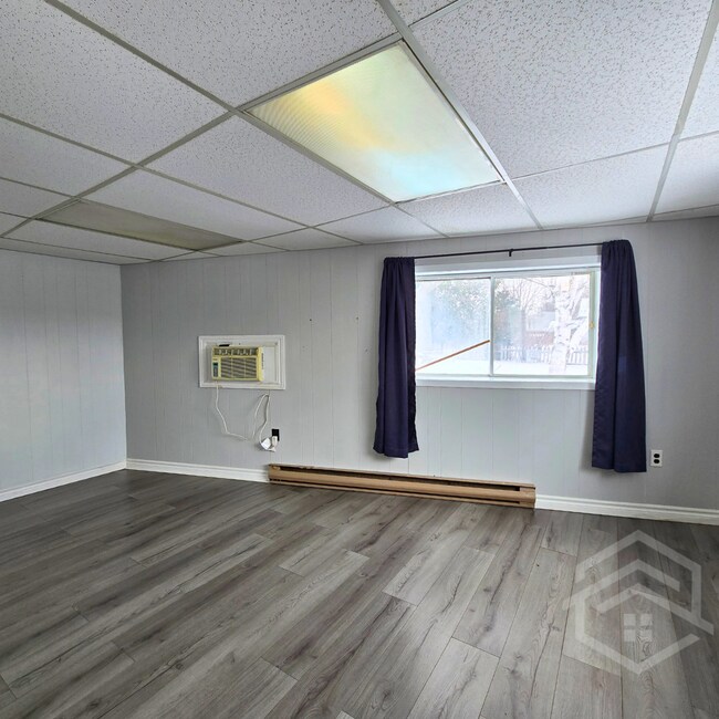 Photo - 1-Bedroom available in Courtland !! Unité A