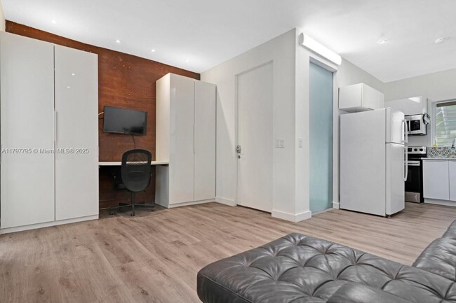 Photo - 1351 Meridian Ave Condo Unit 3