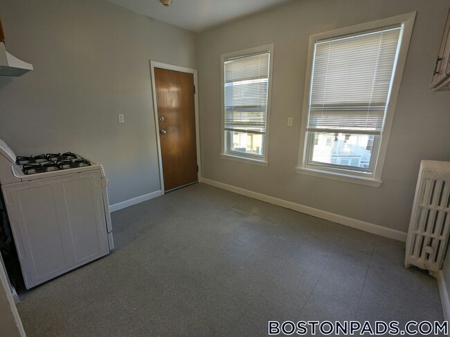 Building Photo - 130 Talbot Ave Unit 6