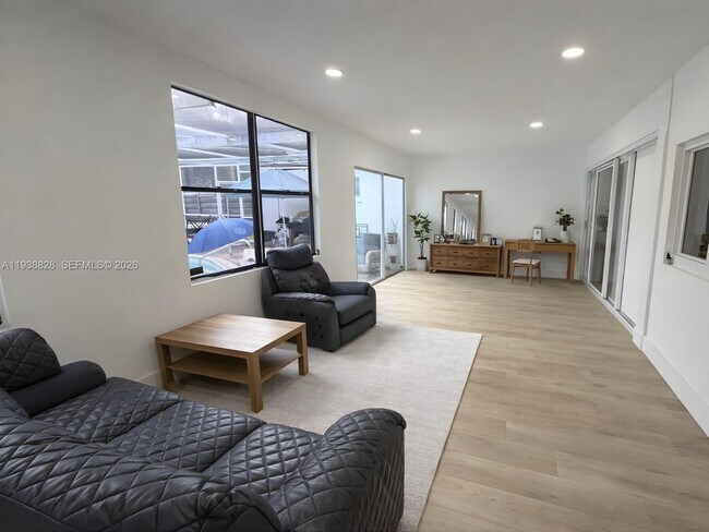 Photo - 5416 Jefferson St