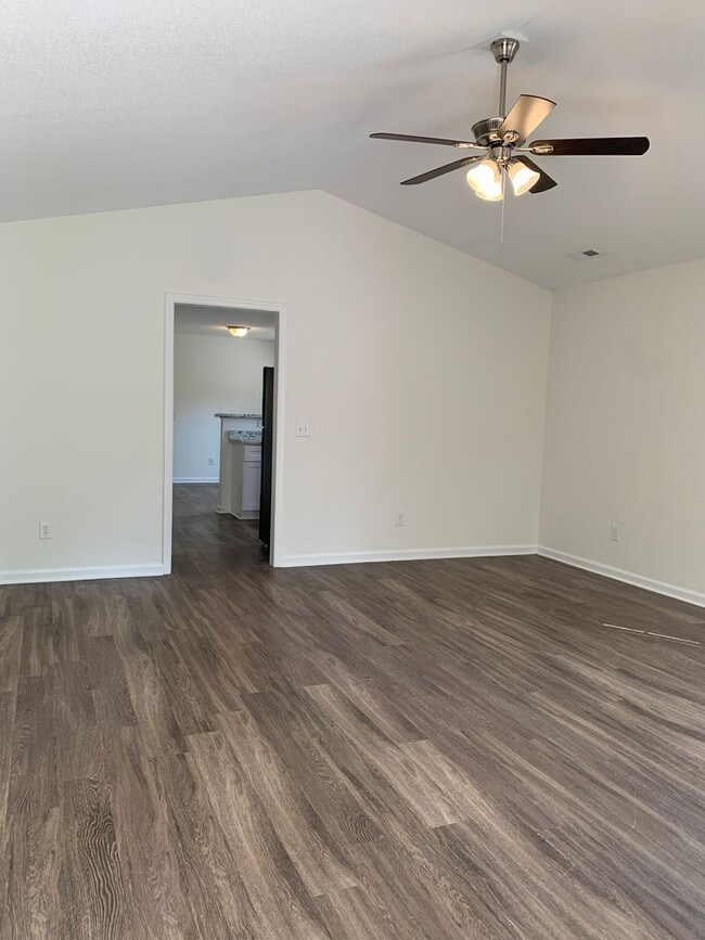 Photo - 3 Bedroom 2 Bath House on Hillsdale Drive