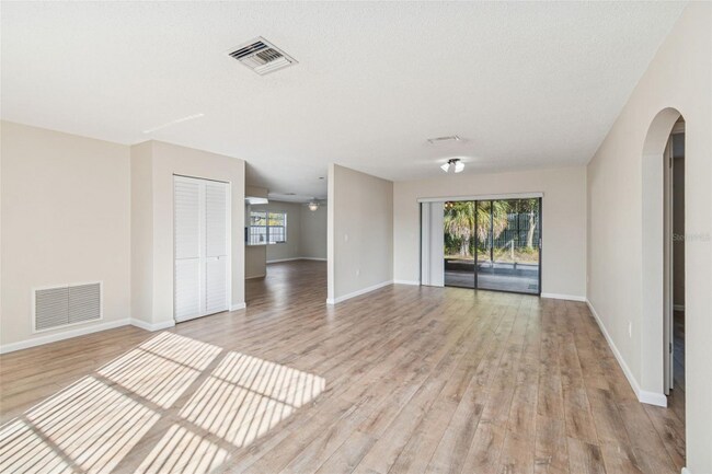 Photo - 2907 Narcissus Dr