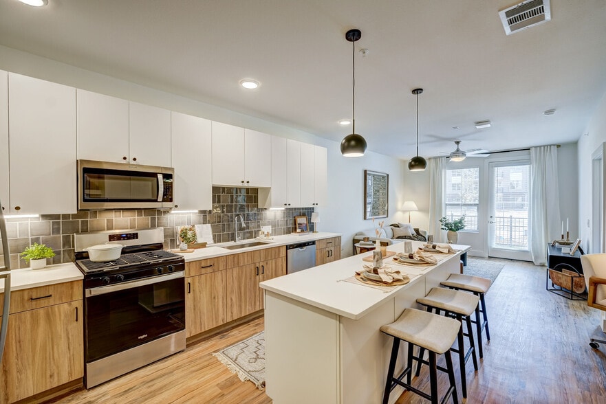 The Taylor at Greenway apartments — community photo
