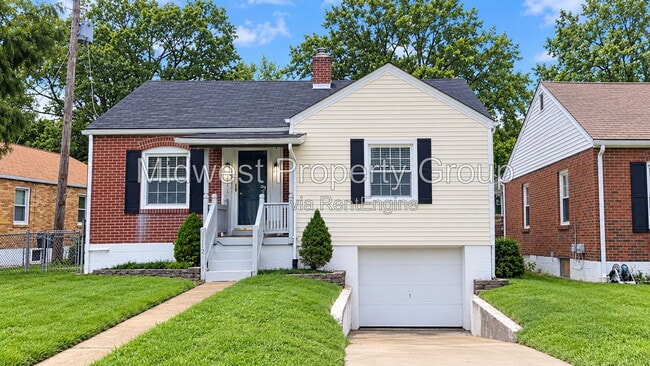 2712 Wismer Ave