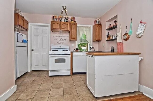 Photo - 23 Arbor Ln