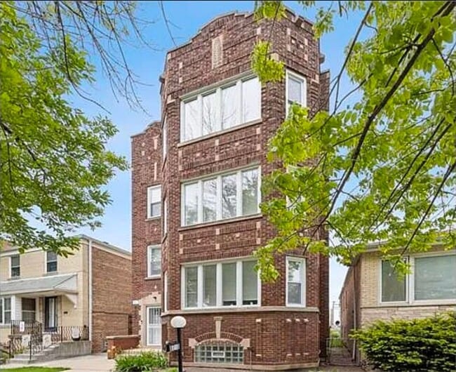Building Photo - 8210 S Marshfield Ave Unit 8210- 1