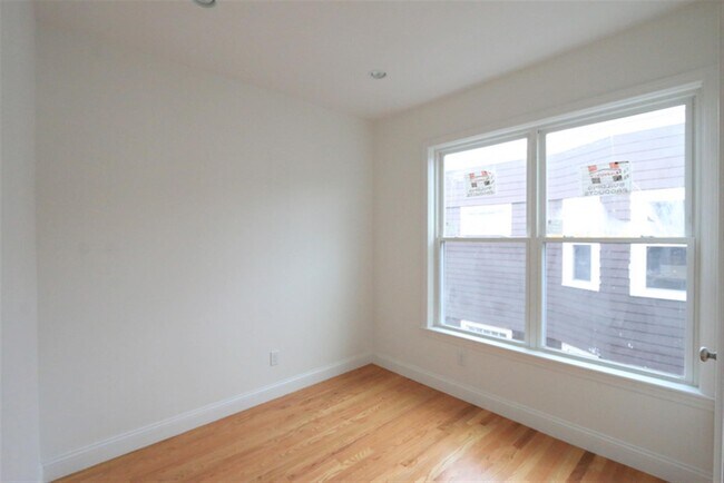 Photo - 25 Lewis St Unit 3