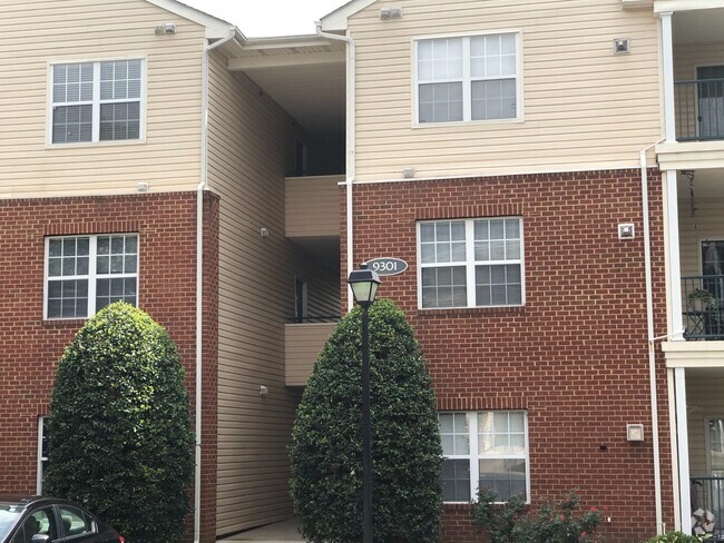 Building Photo - Condo at the Links - Glen Allen