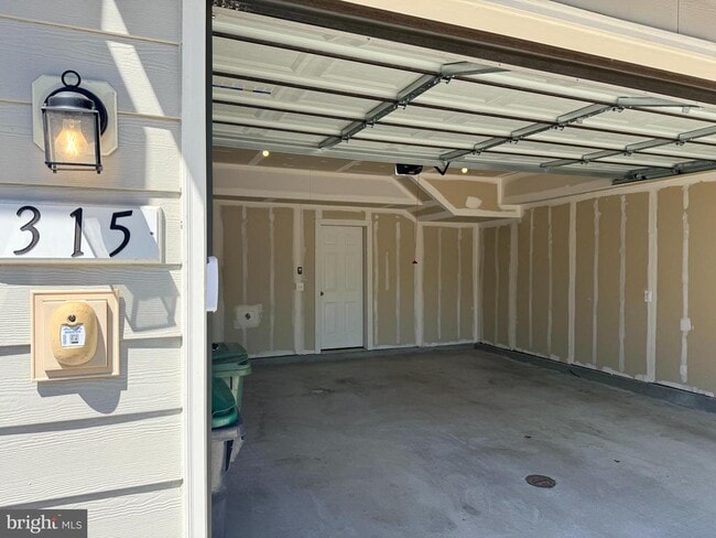 Photo - 315 Willis St