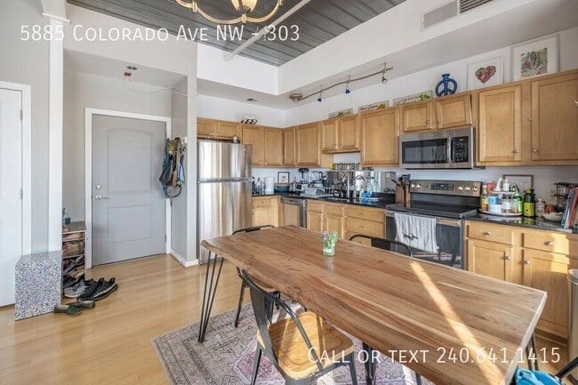 Photo - 5885 Colorado Ave NW
