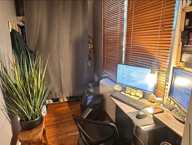 Home office/Closet space - 7839 Mill Rd