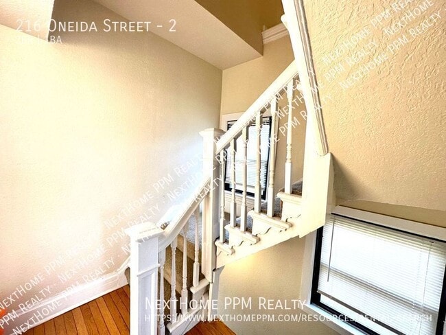 Photo - 216 Oneida St Unit 2