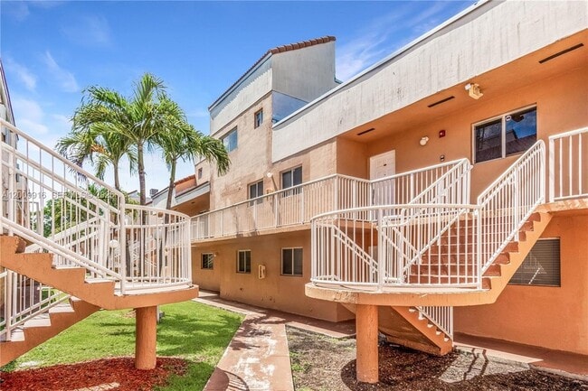 Photo - 14905 SW 80th St Unidad 212