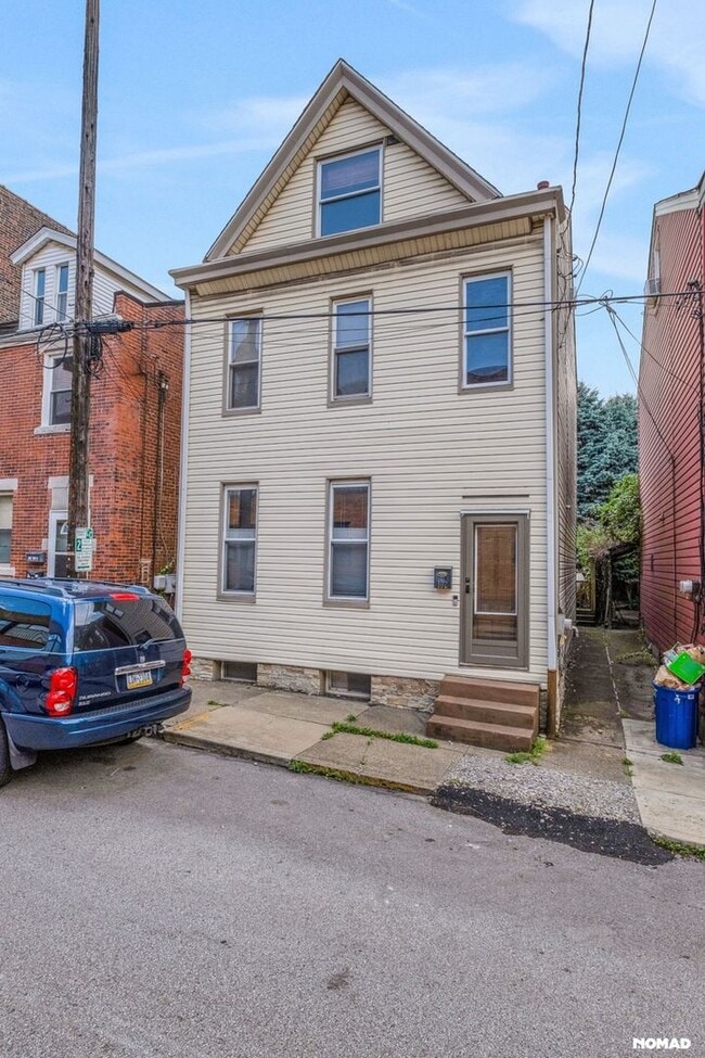 Building Photo - 102 S 14th St Rental