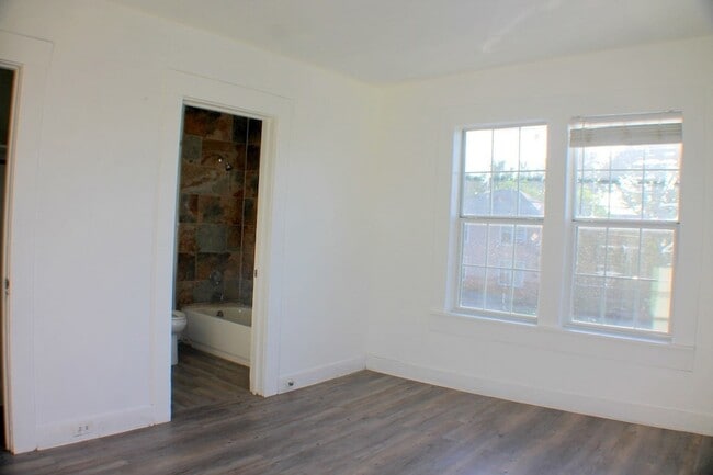 Photo - 508 N Wayside Dr