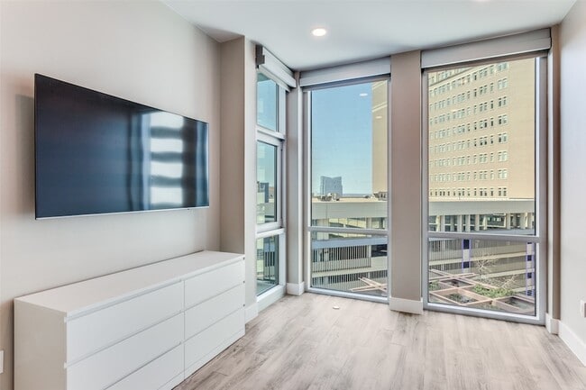 Photo - 500 Throckmorton St Unit 706
