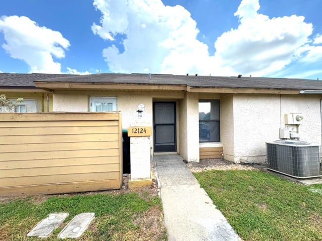 Building Photo - 1-Story Home. Gated Community