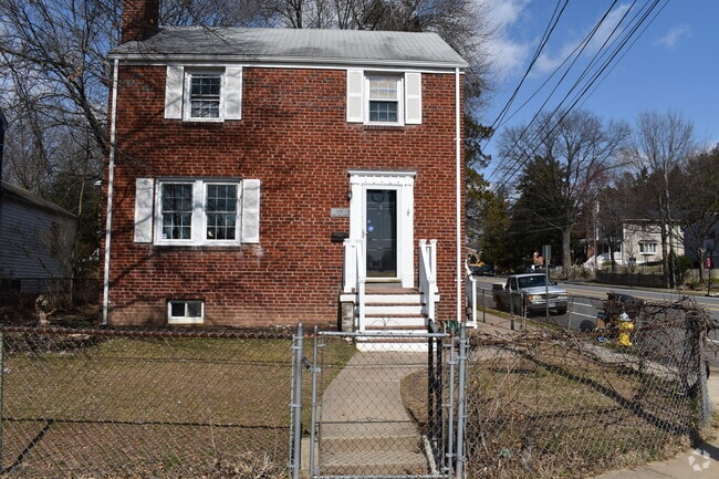 Building Photo - Williamsburg Rental