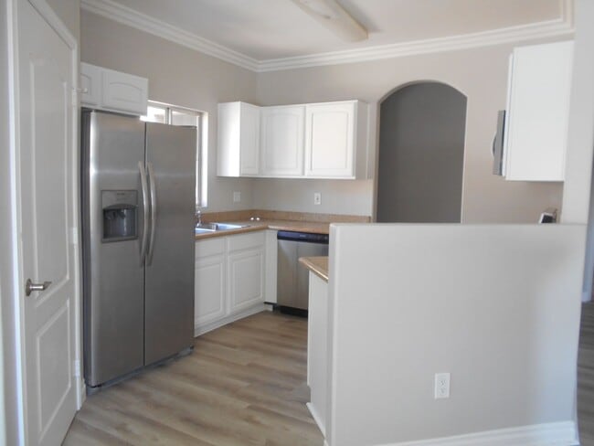 Photo - Spacious 2 Bedroom Condo Ready To Move-In! Unit 2025