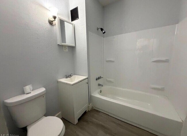 Photo - 3641 E 147th St