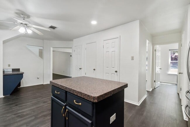 Photo - 1305 Cedar Brook Dr