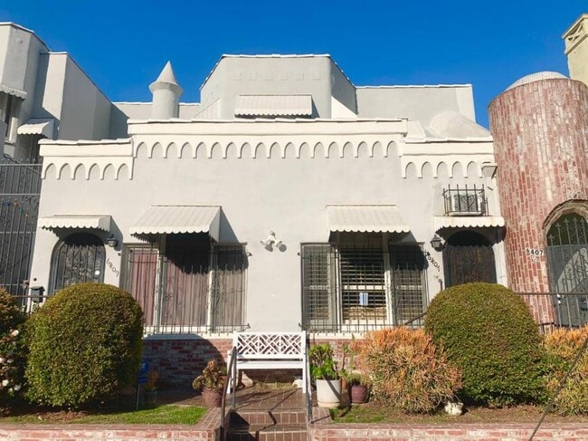 Building Photo - 2.0 bedroom in Los Angeles California 90048 Rental