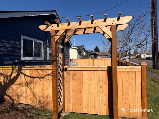 Photo - 1215 Skagit St