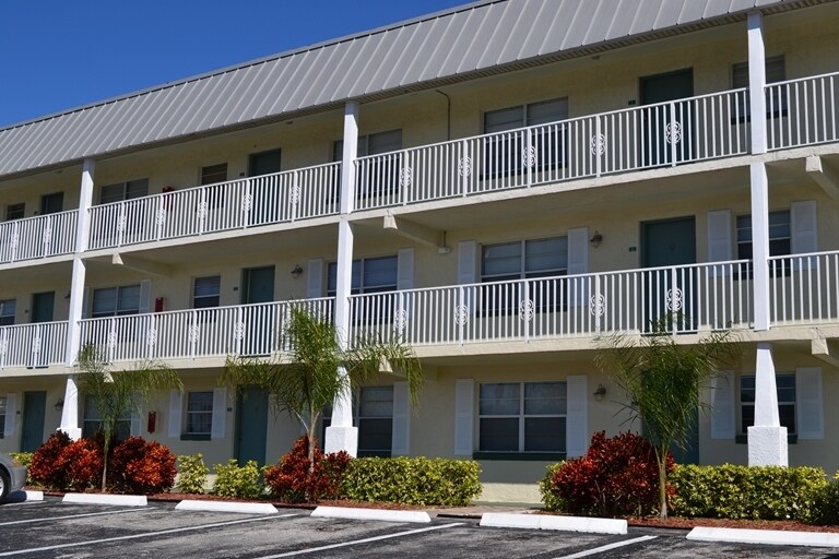 Photo - 101 S Peninsula Dr