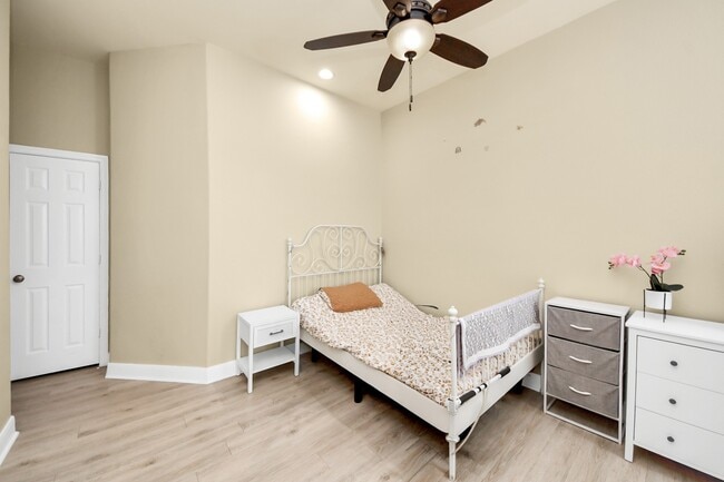 Photo - 10342 Solitaire Cir