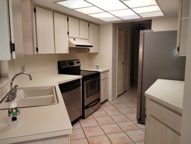 Photo - Spacious 3 Bedroom / 2 Bath Home with 2-Car Garage on Nearly ¼ Acre – Spring Hill Area