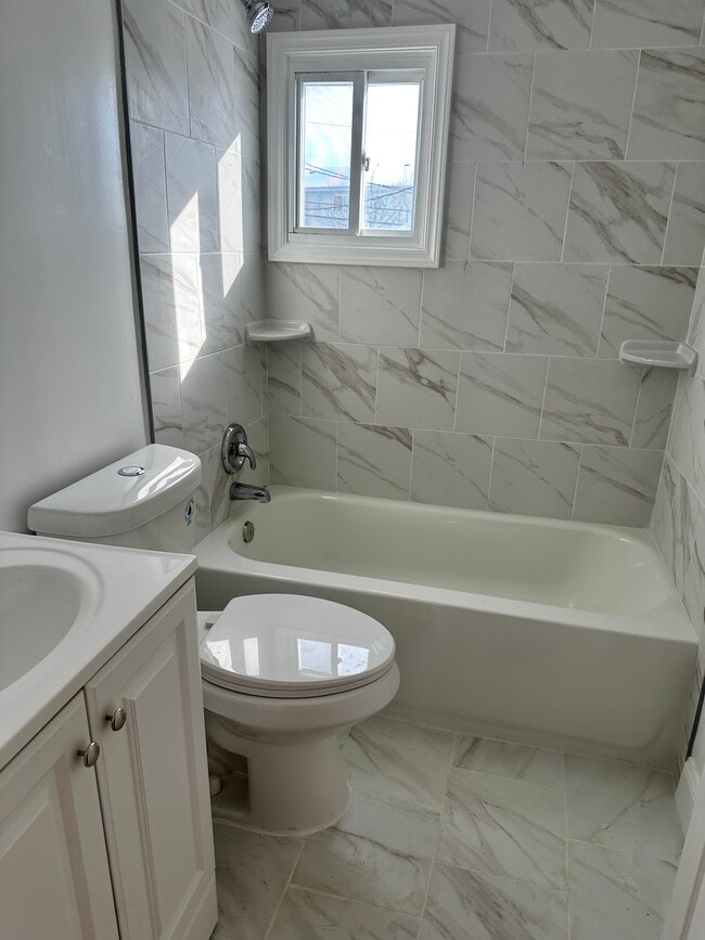 Photo - 2043 Larkhall Rd