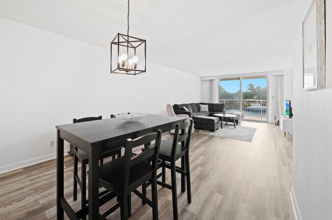 Photo - 1050 Hillsboro Mile Unit 203w