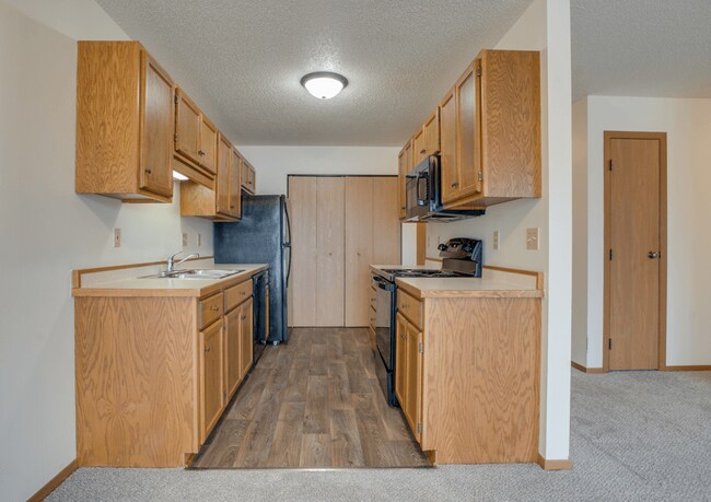 Pine Pointe Apartments