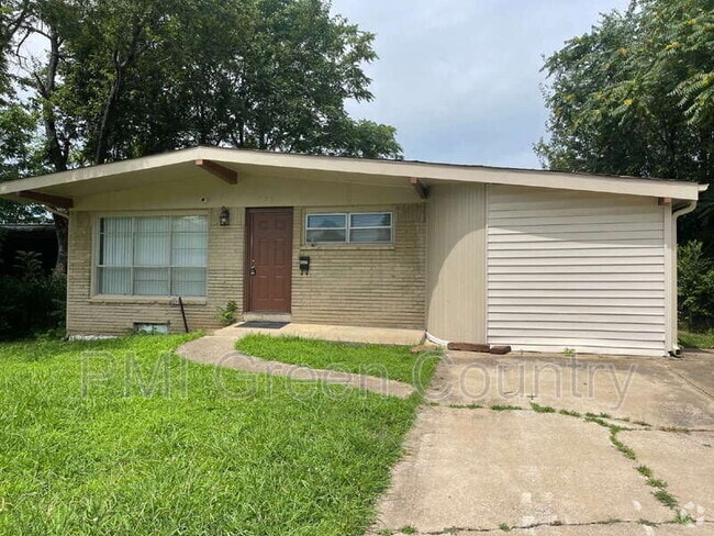 Building Photo - 5430 N Frankfort Pl Rental