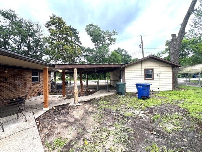 Photo - 377 State Hwy 75 N