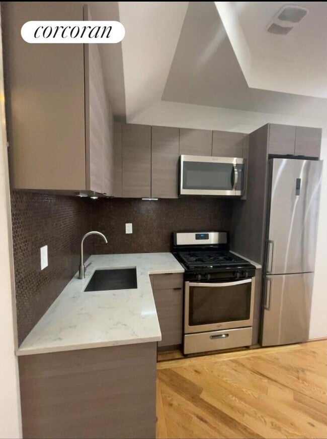 Building Photo - 2060 Pacific St Rental