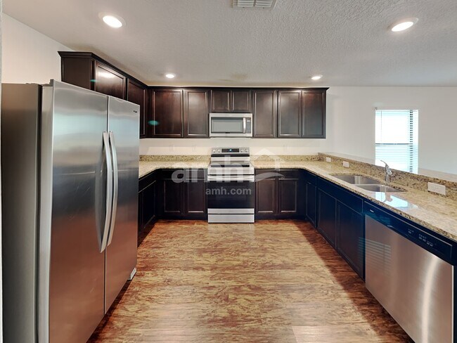 Photo - 823 Chatham Walk Dr