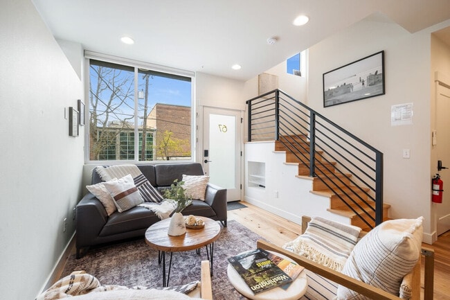 Building Photo - 65 W Dravus St Unit SI ID1035901P