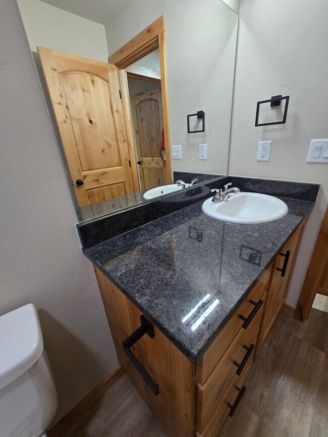 Photo - 1679 Montana Hwy 35 Unidad B