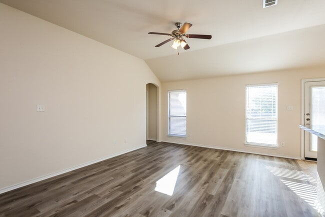 Photo - 4913 Caraway Dr