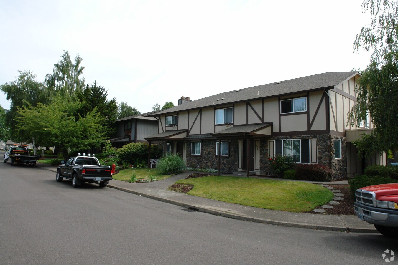 Iris Meadows Apartaments - Iris Meadows Apartments