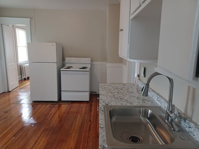 Photo - 37 Fairfield St Unidad 2nd Floor