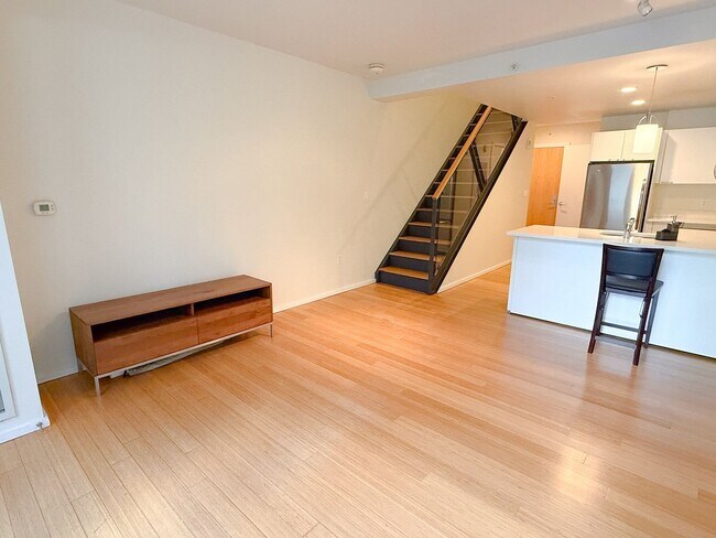 2 Earhart St Unit 127