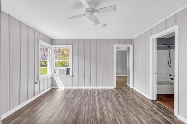 Photo - 303 Old West Point Rd