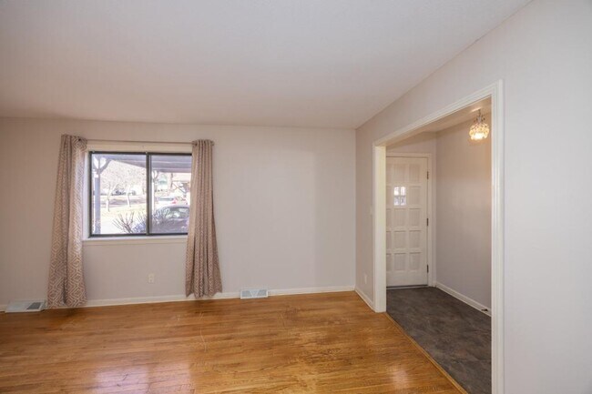 Photo - 9619 Outlook Dr