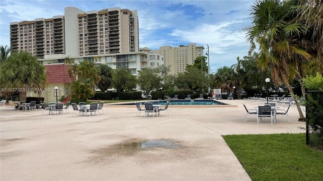 Photo - 1651 NE 115th St Unit 1C